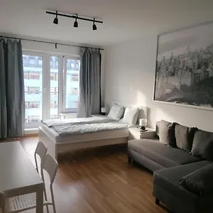Brand New #71 With Free Secure Parking In The Center Praga
