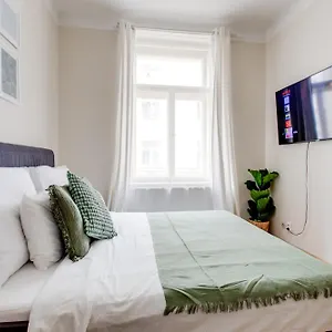 Apartamento Modern Quiet Next To Wenceslas Square - Vs, Praga